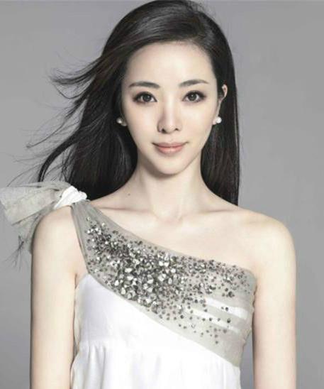 金秋吉林,稻田河流映衬下的舞台画卷